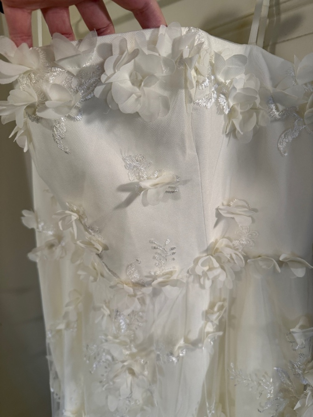 Helsi
Audrey Square-Neck Floral Appliqué Sheer Midi Dress Anthropologie BHLDN - Picture 8 of 14